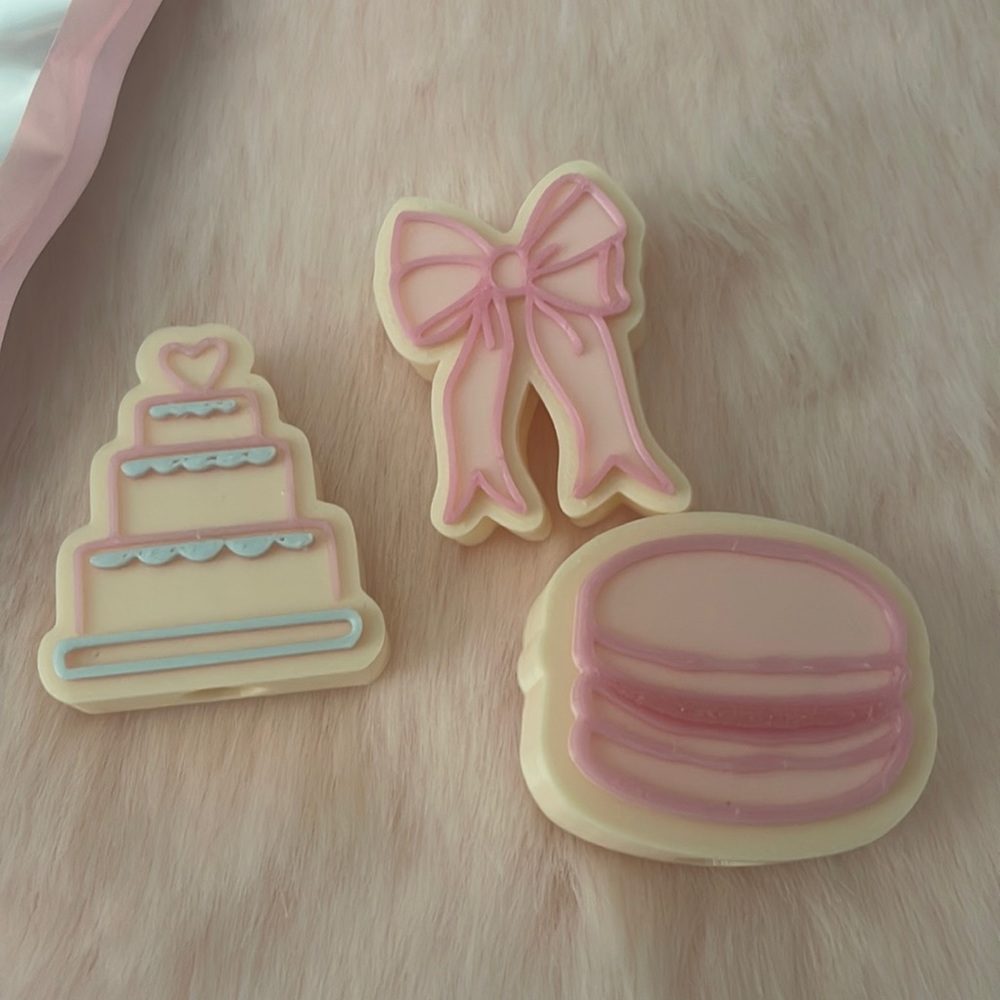 Stoney Clover straw toppers